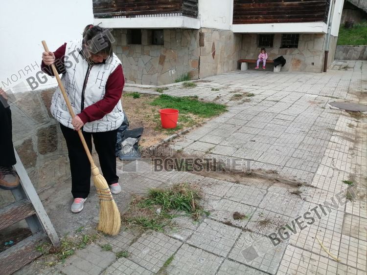 Живеещите в блок 45 в новия център на Смолян дават добър пример