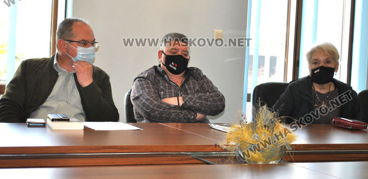 Собственикът на игрищата на „Ямача“ иска 100 евро на квадрат, започват преговори за цената