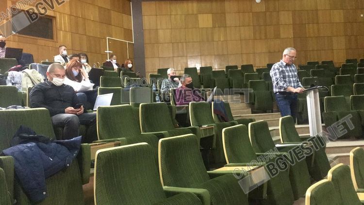 Заседанието на Общинския съвет в Смолян започна с клетва на нов съветник