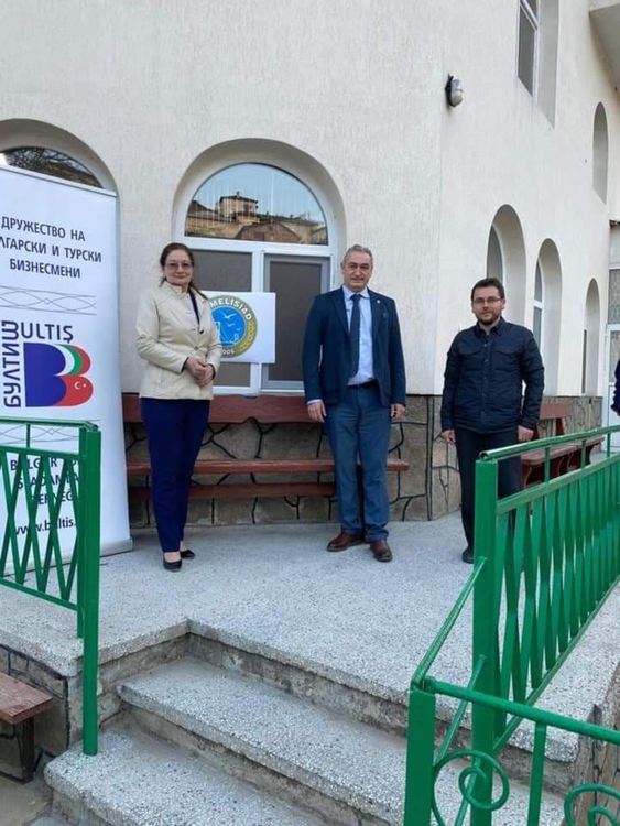 Топла вечеря "Ифтар" беше раздадена в Девин, Гьоврен и Грохотно