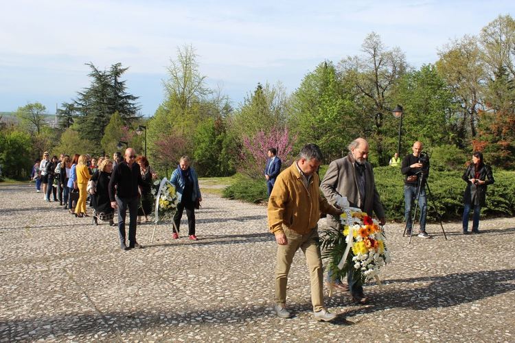Димитровград се поклони пред поета Пеньо Пенев