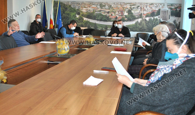 Собственикът на игрищата на „Ямача“ иска 100 евро на квадрат, започват преговори за цената