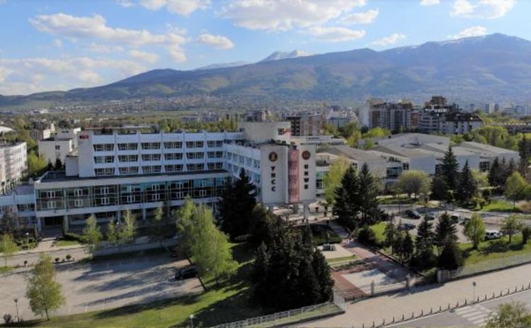 Ректорът на УНСС върна на работа уволнения доц. Осиковски