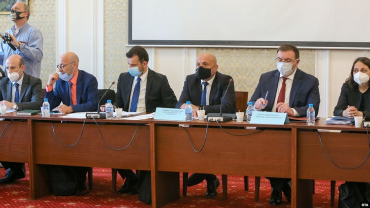 Правителството иска "сигнали" от парламента, преди да изпрати Плана за възстановяване в Брюксел