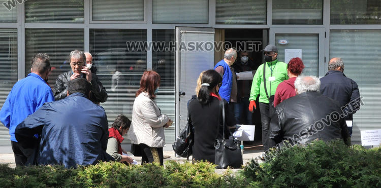 Опашка пред НАП дни преди края за деклариране на доходите