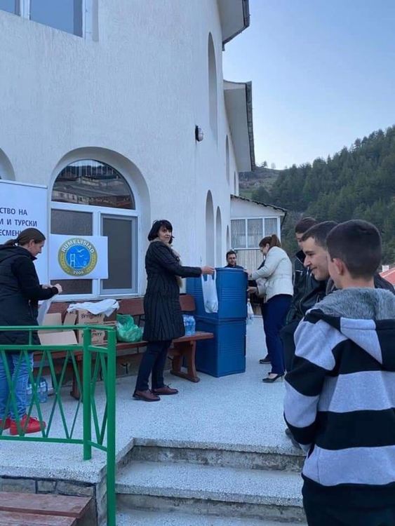 Топла вечеря "Ифтар" беше раздадена в Девин, Гьоврен и Грохотно