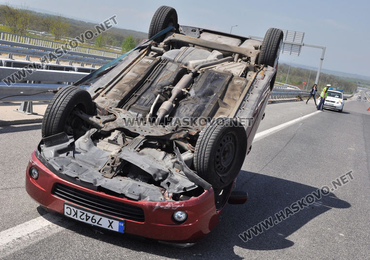 39-годишна обърна Тойота по таван по пътя от Димитровград за Хасково