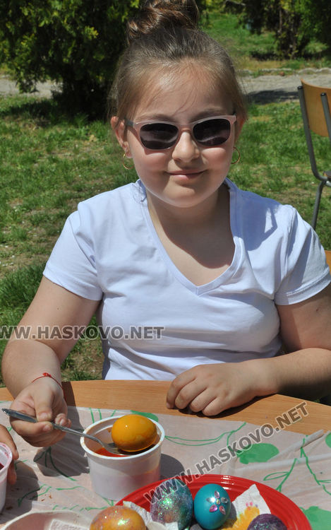 Конкурс за най-красиво яйце и флашмоб в училището в Конуш