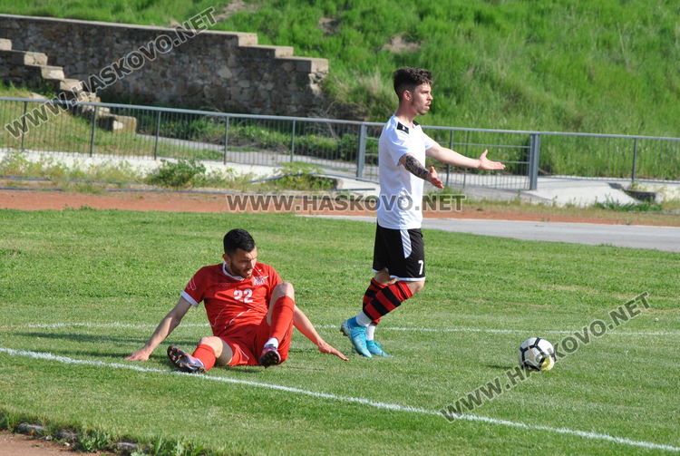 Без голове в мача между „Хасково” и „Карнобат”