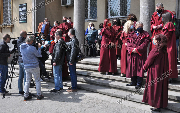Прокурори, следователи и съдебни служители срещу готвените промени в законодателството за съдебните власти