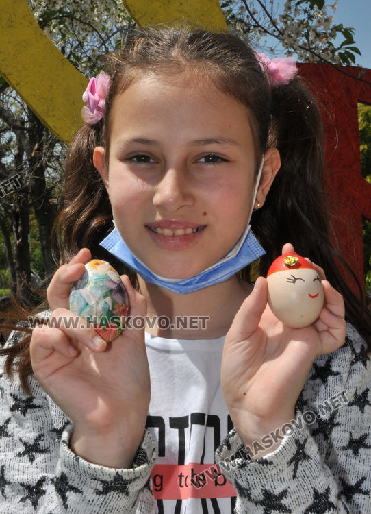 Конкурс за най-красиво яйце и флашмоб в училището в Конуш