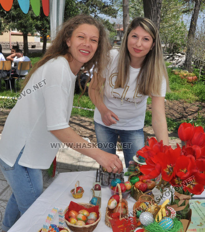 Конкурс за най-красиво яйце и флашмоб в училището в Конуш