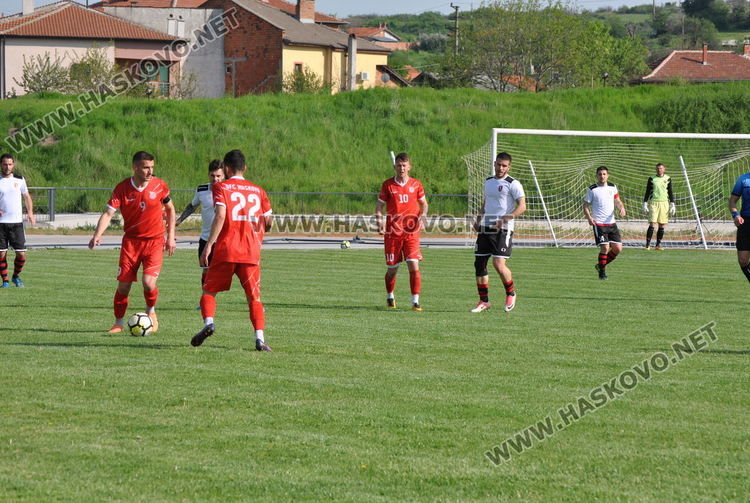 Без голове в мача между „Хасково” и „Карнобат”