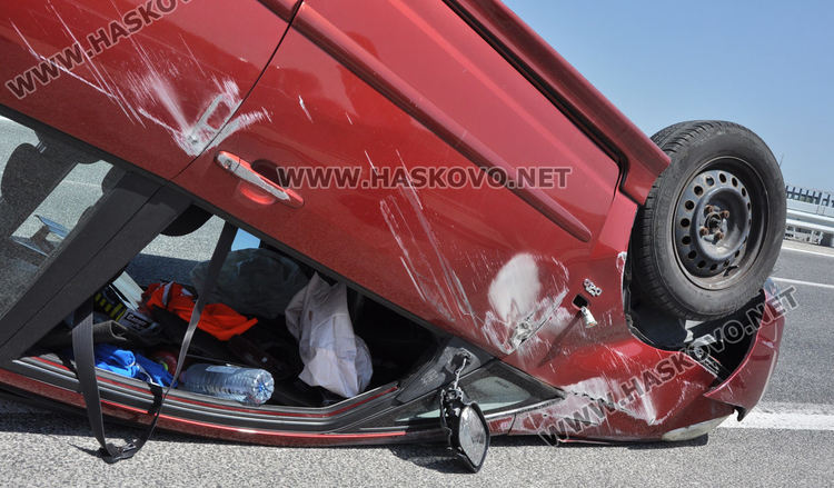 39-годишна обърна Тойота по таван по пътя от Димитровград за Хасково