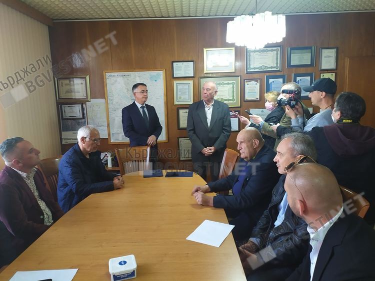 Наградиха инж.Емил Младенов с почетен знак на Кърджали, предлагат го за почетен гражданин