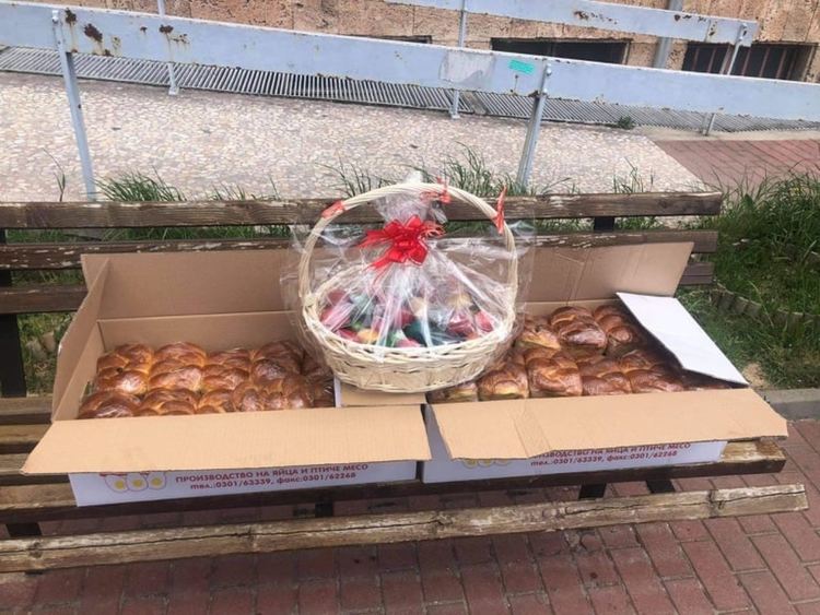 Топъл обяд, козунаци и яйца за медиците в Ковид-отделенията от смолянски гимназисти