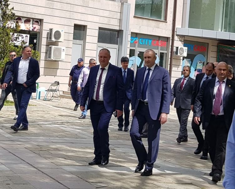 Президентът Румен Радев е на посещение в Първомай за празника на града