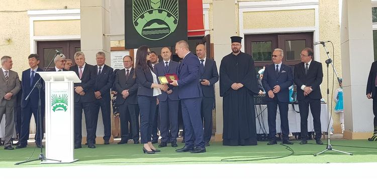 Почетен знак и диплом за "Ива Текст"