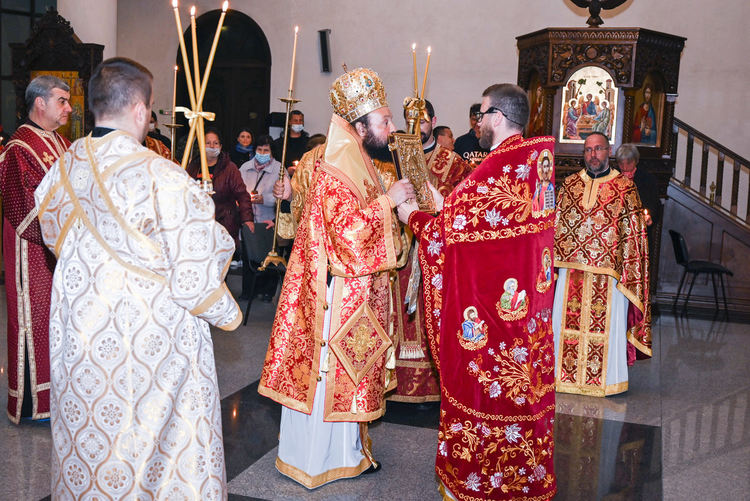 Благодатният огън озари и в Смолян сърцата и душите на вярващите