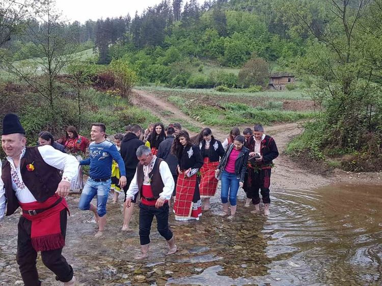 Неделино ще посрещне Гергьовден с носии , възстановки, концерти и веселие