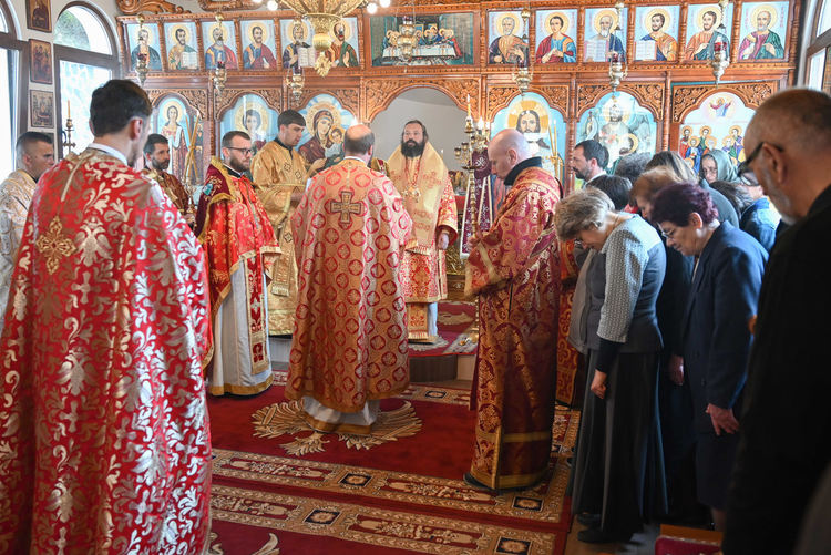 Смоленски епископ Висарион:Христовата светлина на Възкръсналия Иисус Христос да бъде с всички нас, със семействата ни и целия български народ.