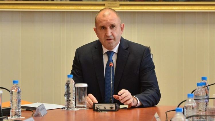 Партиите представят кандидатите си за ЦИК пред президента