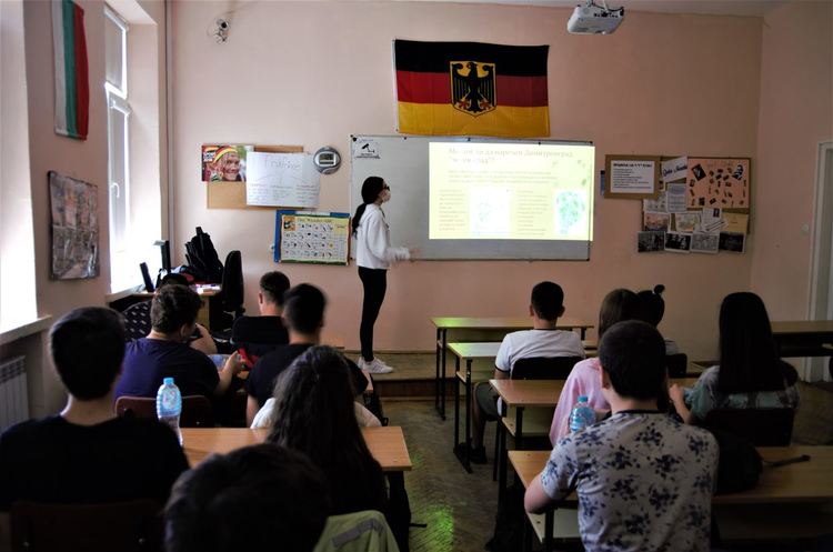 Вазовци отбелязаха в аванс Деня на Европа