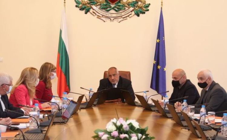 Пет мерки за покрепа на семействата и запазване на заетостта продължават да действат, още 240 млн. за тях