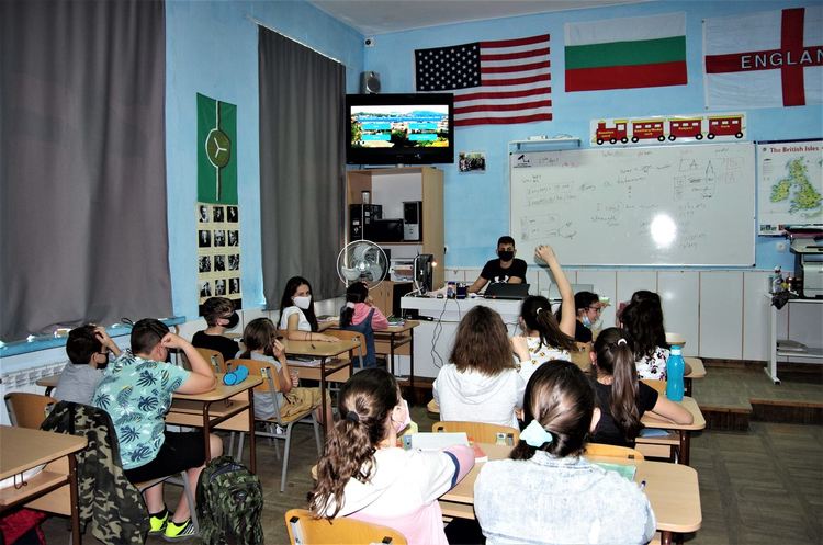 Вазовци отбелязаха в аванс Деня на Европа