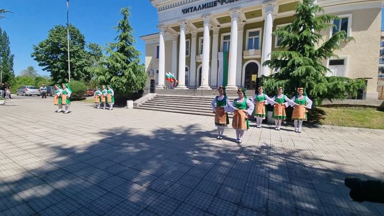 Асеновград чества 6-ти май - Деня на храбростта и празника на Българската армия (снимки)