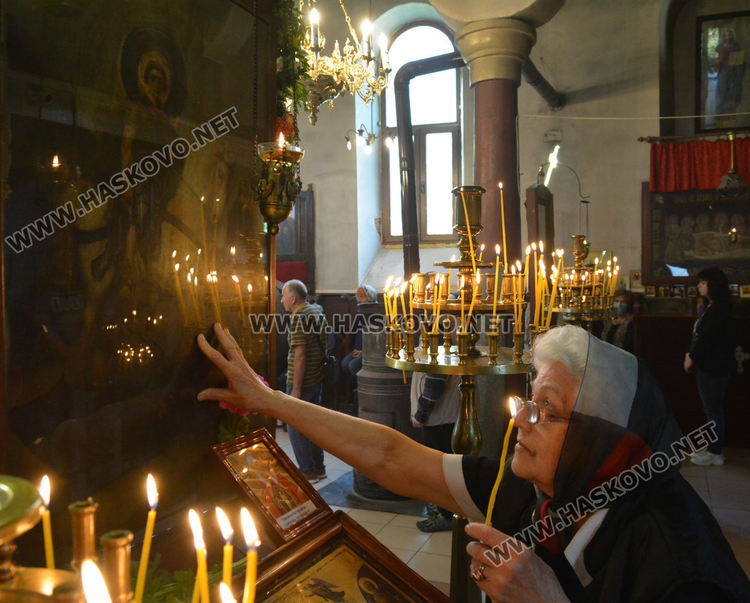 Тържествена литургия в „Свети Георги”, предстои ремонт на църквата