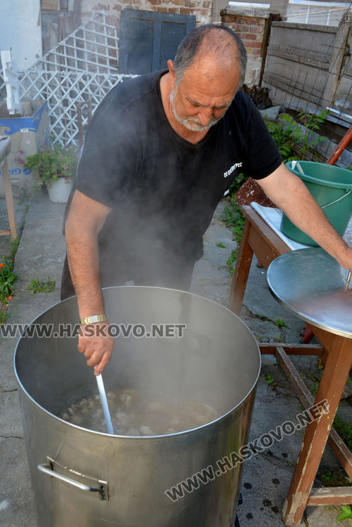 Тържествена литургия в „Свети Георги”, предстои ремонт на църквата