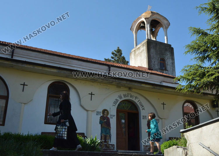 Тържествена литургия в „Свети Георги”, предстои ремонт на църквата