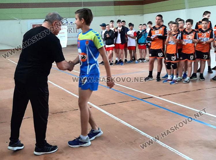 Момчетата на „Асти 91“ са вицешампиони в Зоналното по хандбал