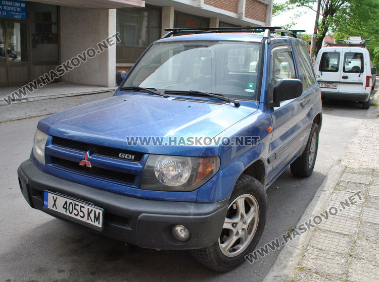 Днес капакът на джипа вече беше почистен