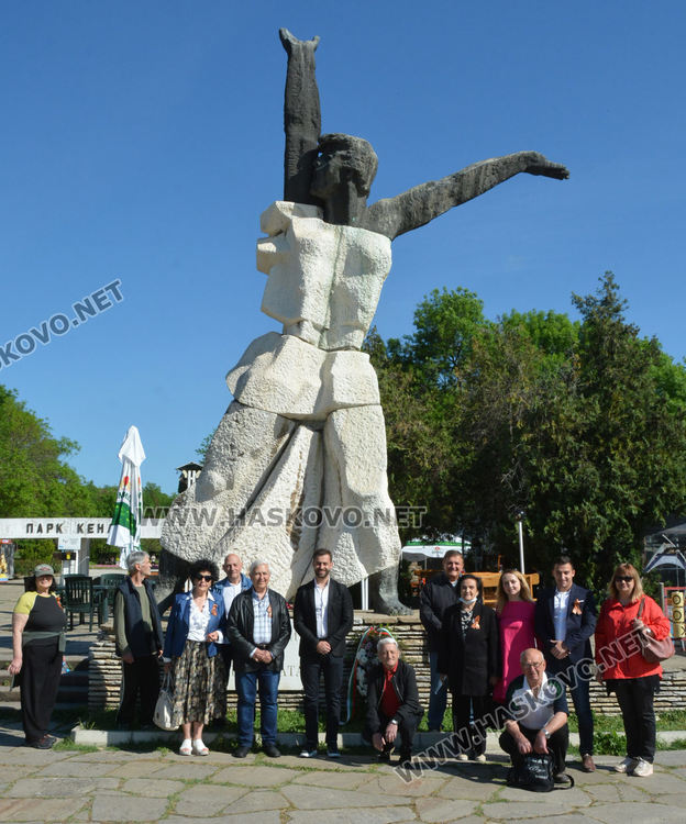 Отбелязаха Деня на победата и Деня на Европа в Хасково