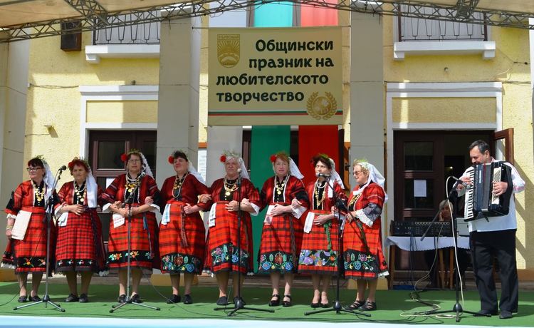 Над 130 самодейци се изявиха в Прегледа на любителското творчество