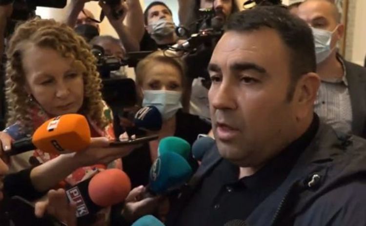 Появи се и втори бизнесмен. Готов е да говори пред комисията Манолова