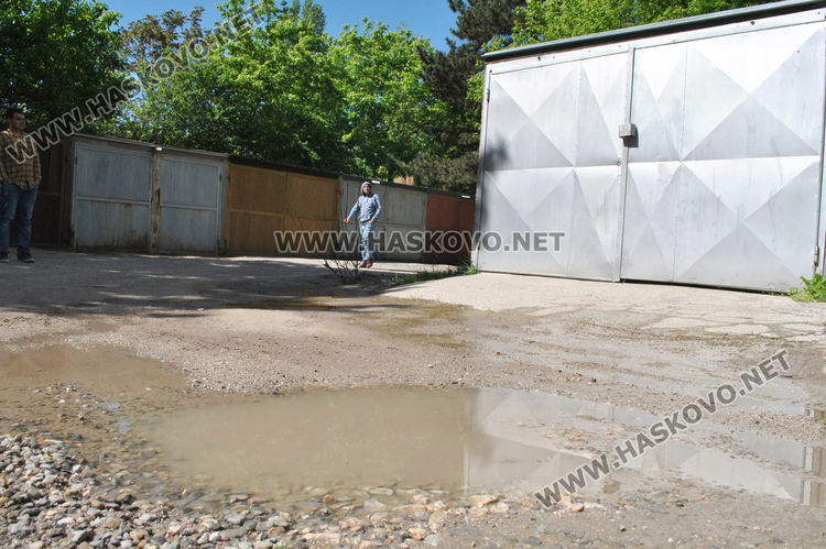 Хасковлии се жалват от теч на вода