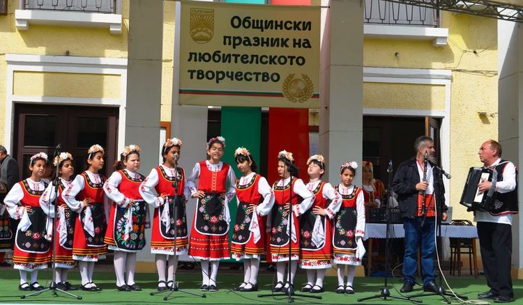 Над 130 самодейци се изявиха в Прегледа на любителското творчество