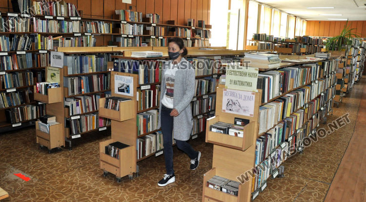 Кирилка Страшникова: Има възраждане на книгата и четенето