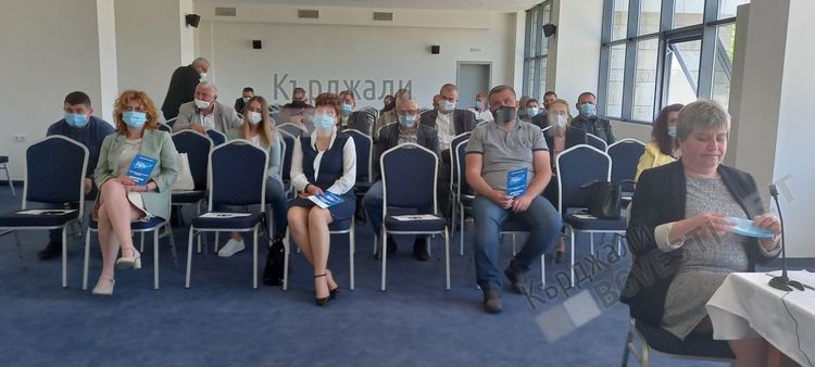 Цвета Караянчева бе преизбрана за член на Изпълнителната комисия на ПП ГЕРБ