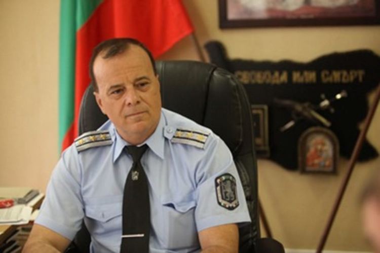 Тенчо Тенев е задържан за неизгодни сделки и притежание на боеприпаси, извършени са обиски на 9 адреса