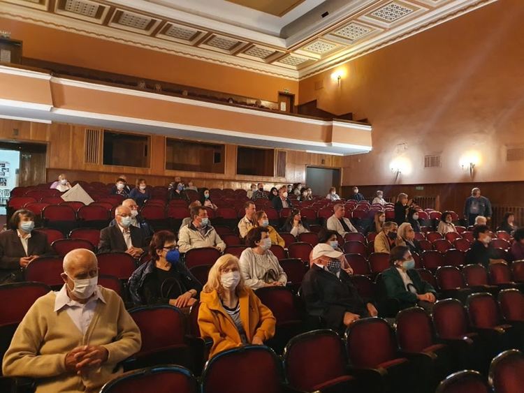 В читалището направиха премиера на "Поклон на тебе, дом "Будилник"