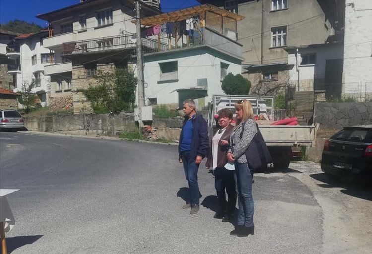 Стартира строителството на 40 метра подпорна стена в Момчиловци