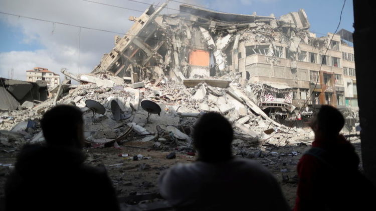 Израел струпва войски около Газа и заплашва с наземна операция