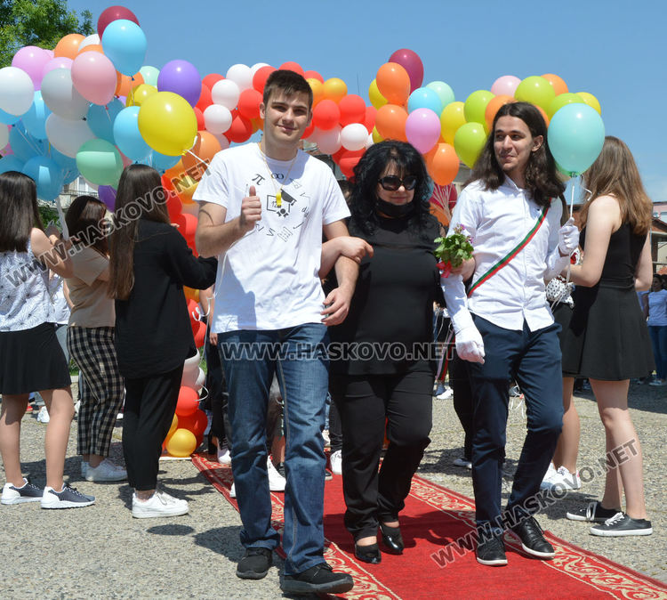 Топ информатикът Стоян Малинин е Ученик на Годината на Природо-математическата гимназия в Хасково