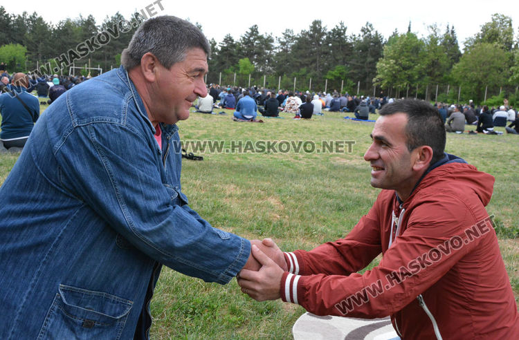 За втора година намазът за Рамазан Байрам на открито на Ямача