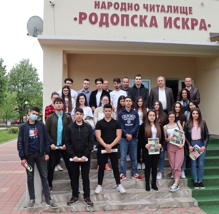 Попътен вятър и сбъднати мечти пожела на абитуриентите кметът на Ардино инж. Изет Шабан