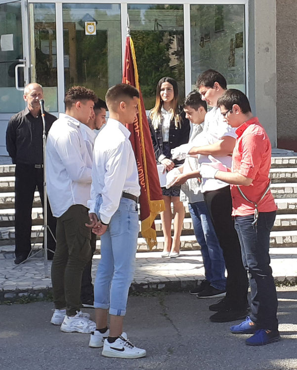 Професионална гимназия по транспорт и аграрни технологии &bdquo;Н. Й. Вапцаров&ldquo; изпрати Випуск 2021